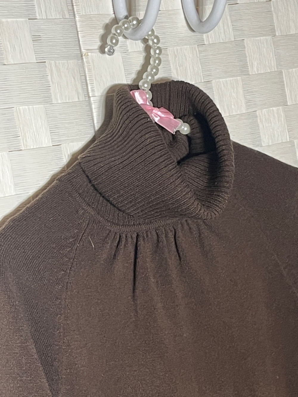 Takeout Brown Turtleneck Sweater - Picture 3 of 4